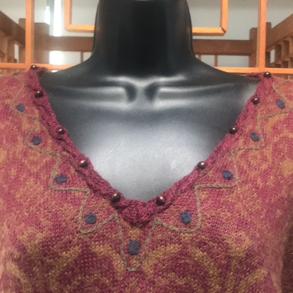 Express burgundy sweater with fringe - Picture 2 of 5